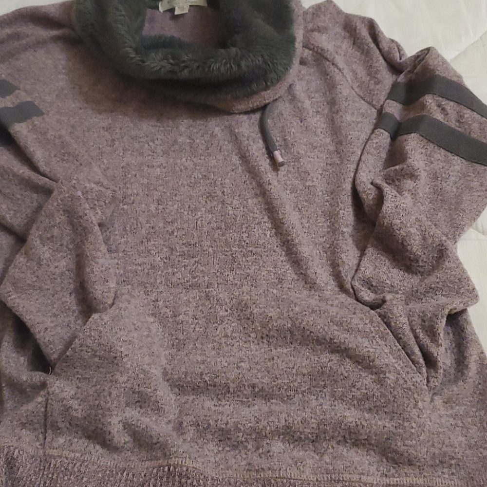 Sweater - Picture 3 of 3